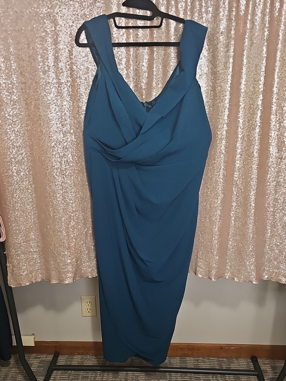 City Chic Teal Draped V‑Neck Midi Dress